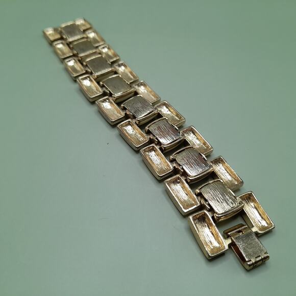 Vintage Cream Enamel Wide Articulated Bracelet, Gold Tone, 1980s, 7 1/2 In - Picture 6 of 8